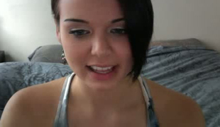 brunette solo webcam