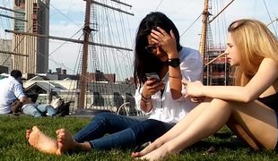 Candid Sexy NYC College Girls Feet Soles