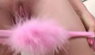 jeune brunette petite masturbation cul