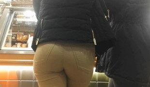 Teen butt in jeans voyeur