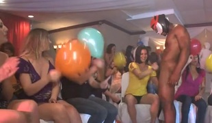 amateur grupo mamada fiesta orgía