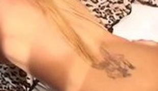 Blondine MILF Blowjob Cumshot Gesichtsbehandlung