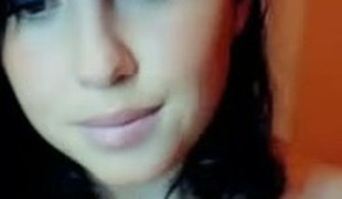 brunette webcam grosse poitrine